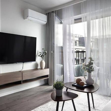 New #Madalinskiego57 - City Center, New Bulding, 2 Bedrooms, 2X Double Beds And A Fold-Out Sofa, Separate Kitchen, Air Conditioning, Balcony, Underground Parking, Self Check In 24H, Internet, Netflix, Coffee Machine, Washing Machine,1 Km To The Railw Вроцлав Екстериор снимка