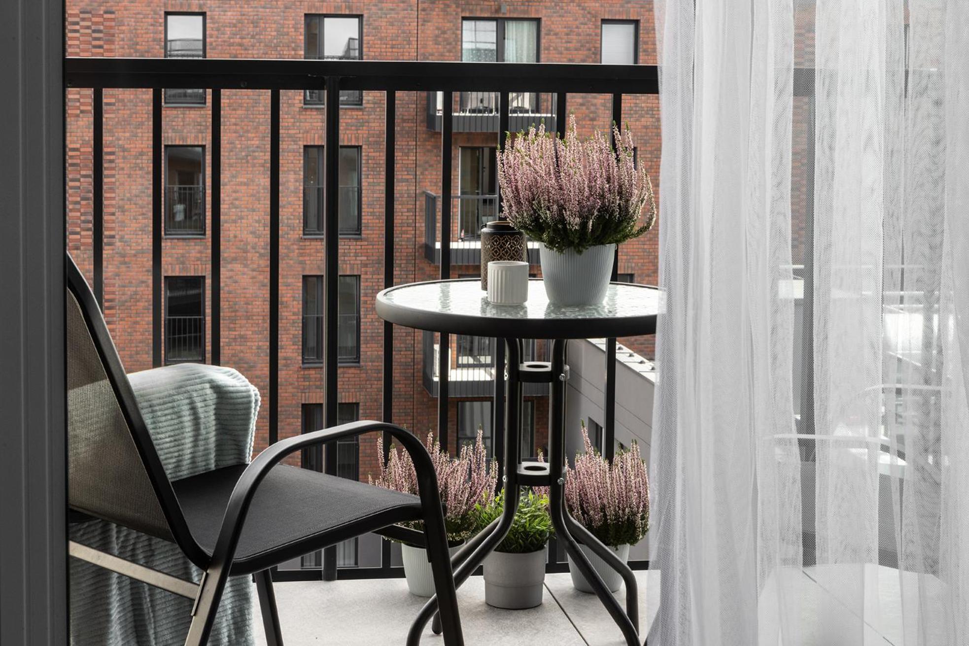 New #Madalinskiego57 - City Center, New Bulding, 2 Bedrooms, 2X Double Beds And A Fold-Out Sofa, Separate Kitchen, Air Conditioning, Balcony, Underground Parking, Self Check In 24H, Internet, Netflix, Coffee Machine, Washing Machine,1 Km To The Railw Вроцлав Екстериор снимка